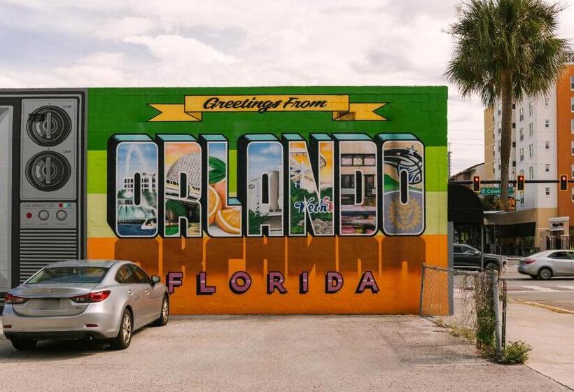 Sonder At The Point
