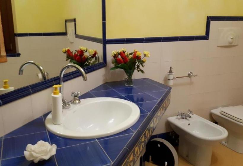 Villa Robinia B&b Guest House