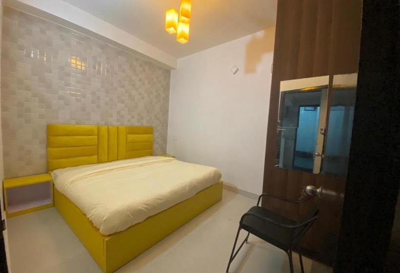 مبيت وإفطار Parimahal Homestay