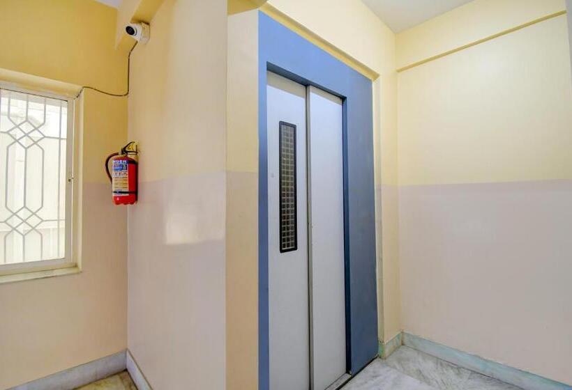 Fabhotel Divira Inn