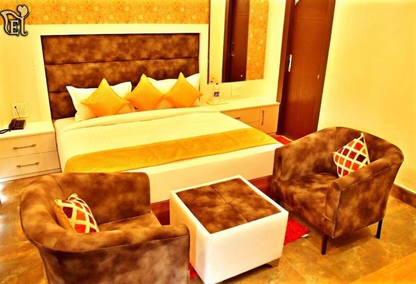 Fabhotel Elgrovia