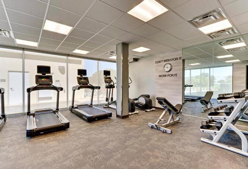 هتل Fairfield Inn & Suites By Marriott Dallas Love Field