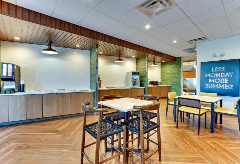 هتل Fairfield Inn & Suites By Marriott Dallas Love Field