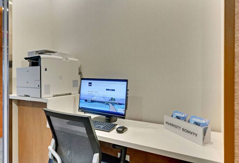 هتل Fairfield Inn & Suites By Marriott Dallas Love Field