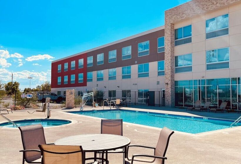 هتل Holiday Inn Express & Suites Blythe, An Ihg