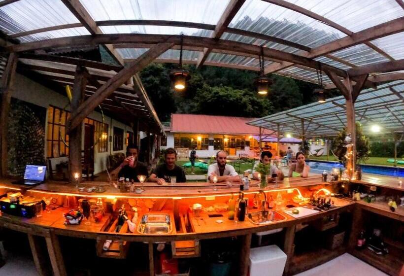 هتل Mama Tungu Hostel