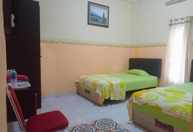 בית מלון כפרי Nayora Prabumulih