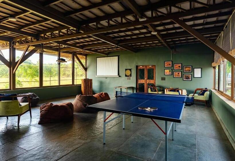 בית מלון כפרי Tadoba Jungle Camp