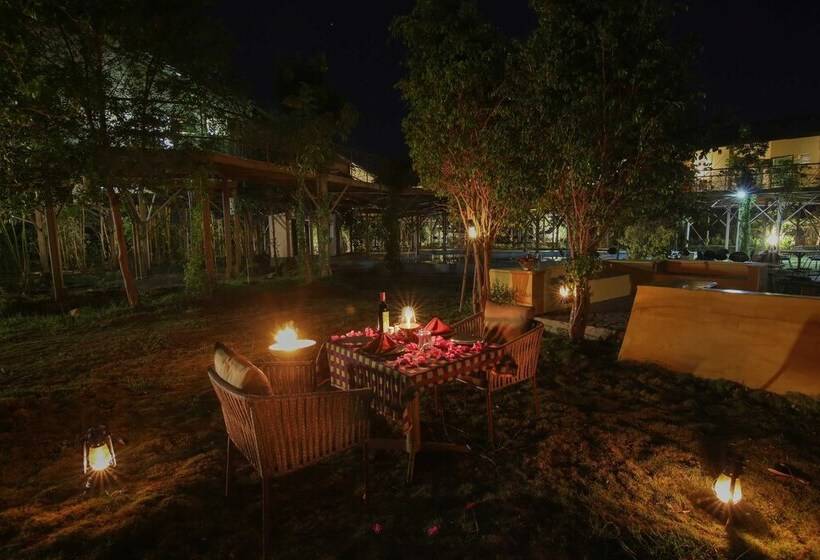 בית מלון כפרי Tadoba Jungle Camp