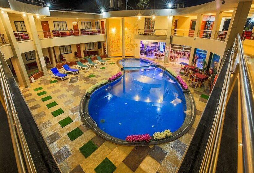 ホテル The Center Court Resort & Spa