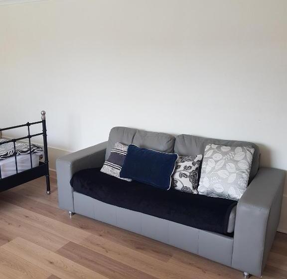 Manly Waves Studios & Apartments