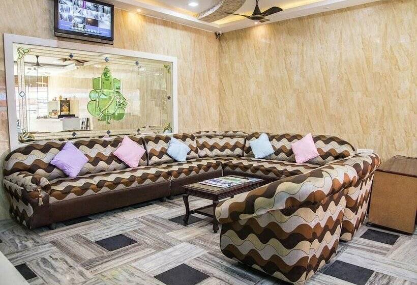 پانسیون Akash Villa Guest House