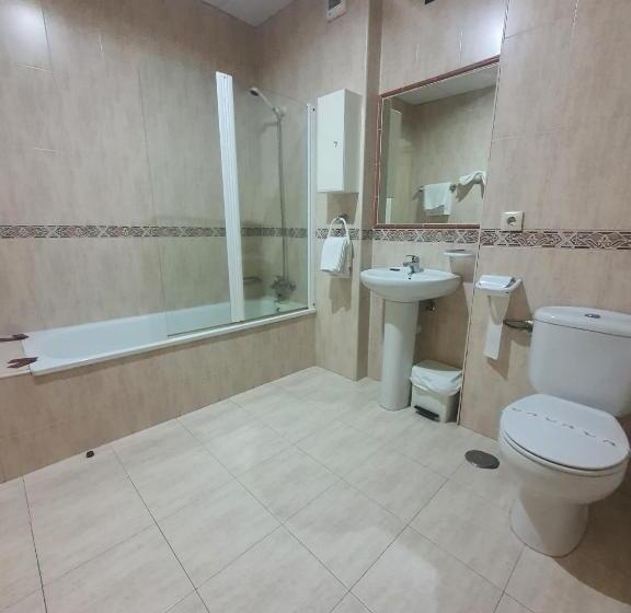 پانسیون Hostal La Cigueña