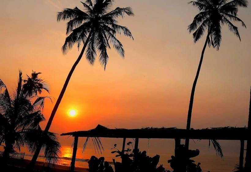 هتل Afro Beach Eco Resort Butre
