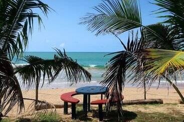 هتل Afro Beach Eco Resort Butre