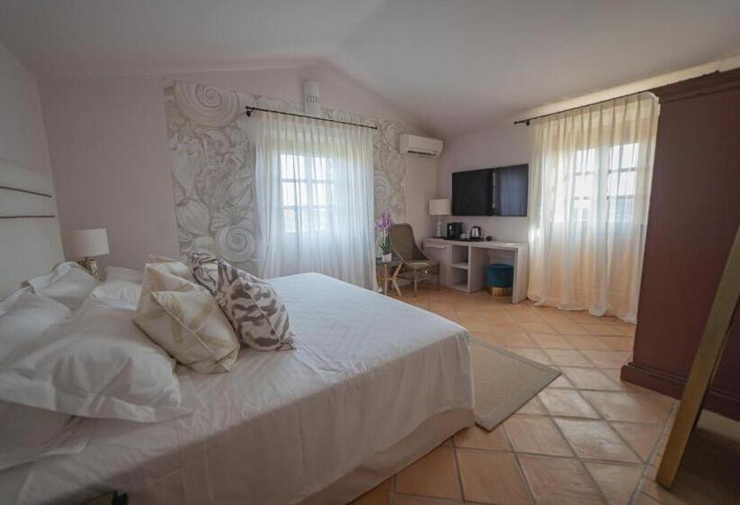 هتل Borgo Smeraldo