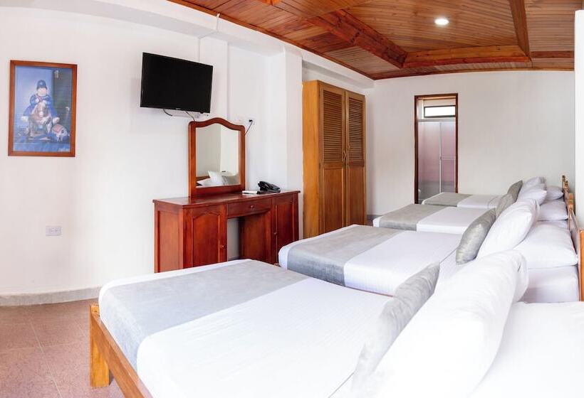 هتل Corozal Plaza