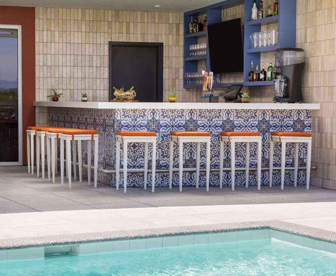 호텔 Doubletree By Hilton Tucson Downtown Convention Center