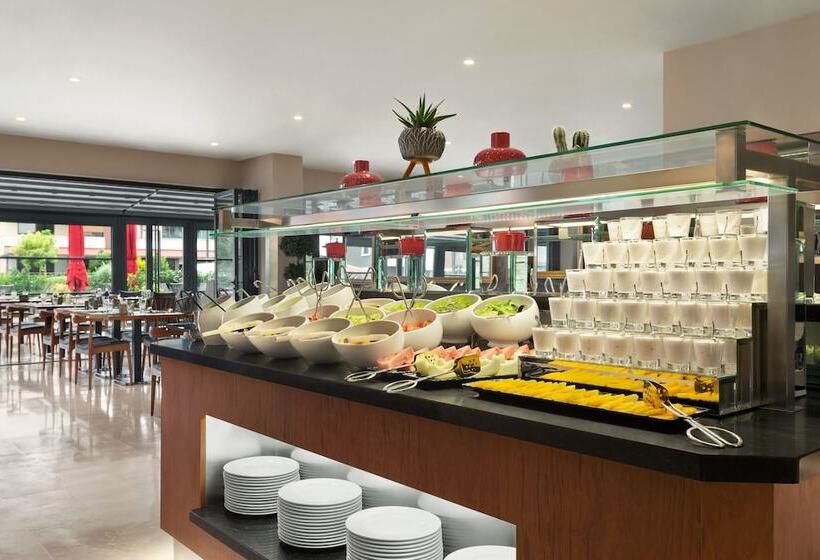 هتل Ramada By Wyndham Izmir Aliaga