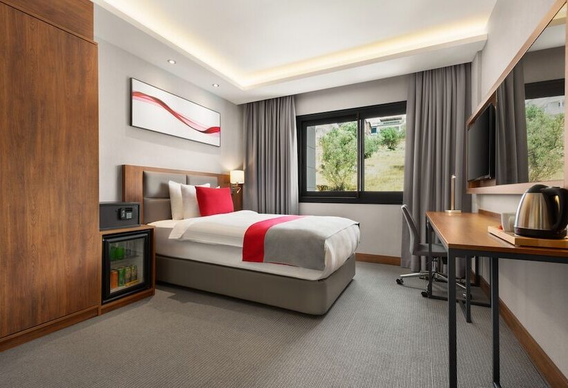 هتل Ramada By Wyndham Izmir Aliaga
