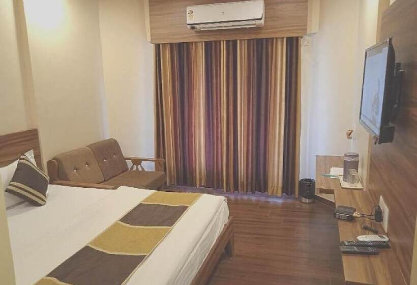 Отель Vikram Palace