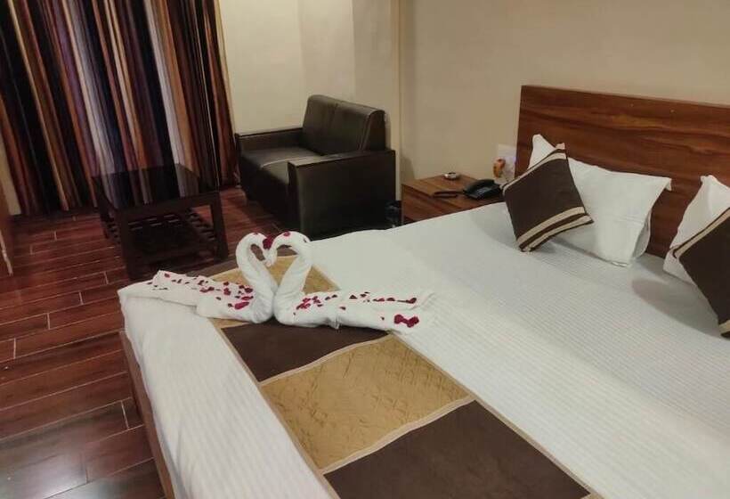 Отель Vikram Palace