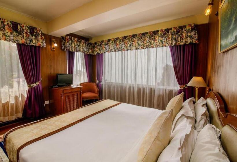 Muscatel Himalayan Resort   400 Mts From Mall Road