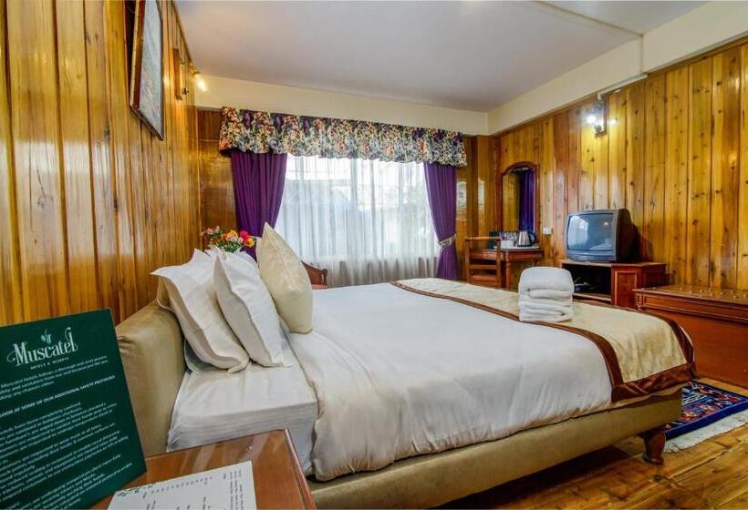 Muscatel Himalayan Resort   400 Mts From Mall Road
