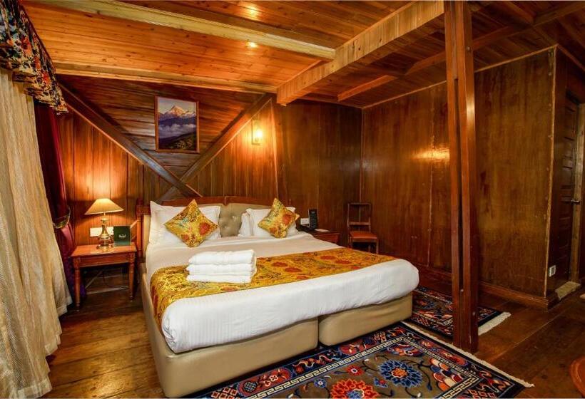 Muscatel Himalayan Resort   400 Mts From Mall Road