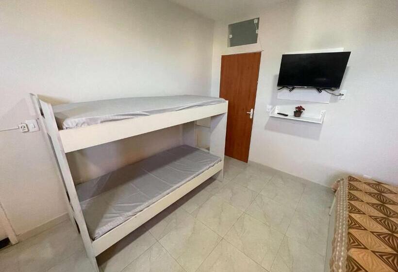 پانسیون Central Praias Suite 2