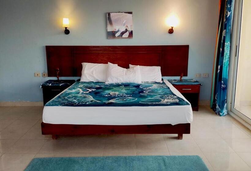 Boulevard Apartment