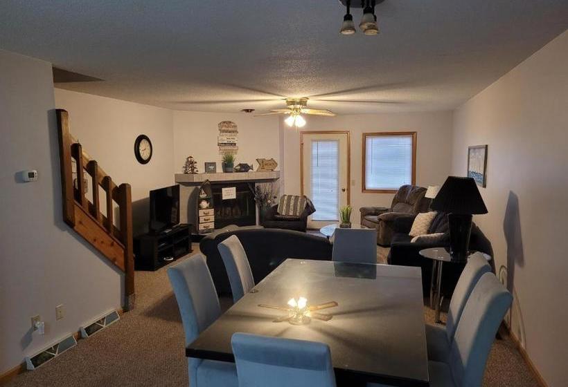 Lake Delton, Condos At 530 E. Hiawatha ההצעות הטובות עם Destinia