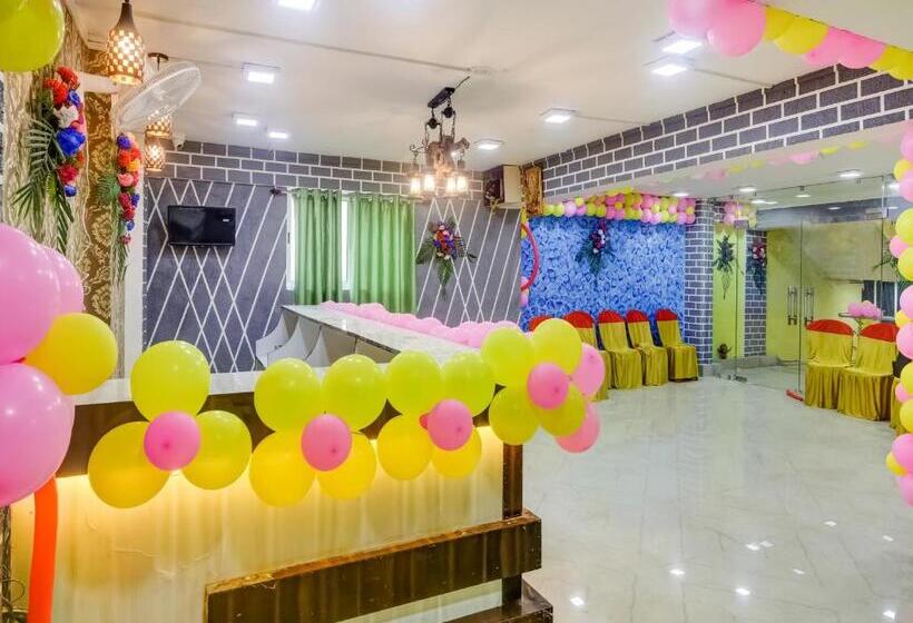 هتل Super Capital O Divira Inn