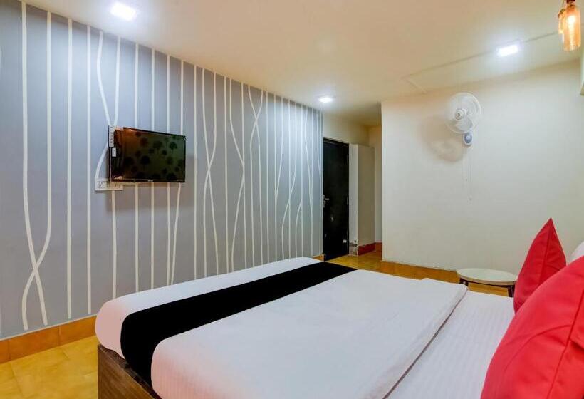 هتل Super Capital O Divira Inn