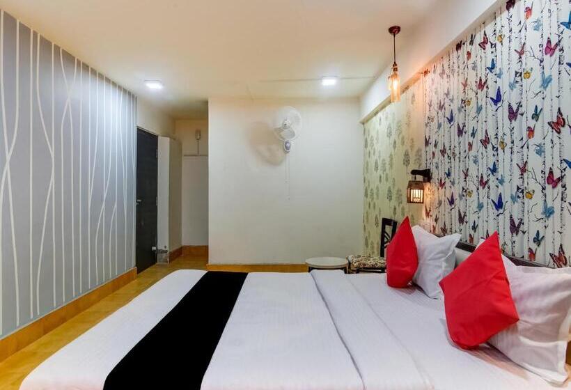 هتل Super Capital O Divira Inn