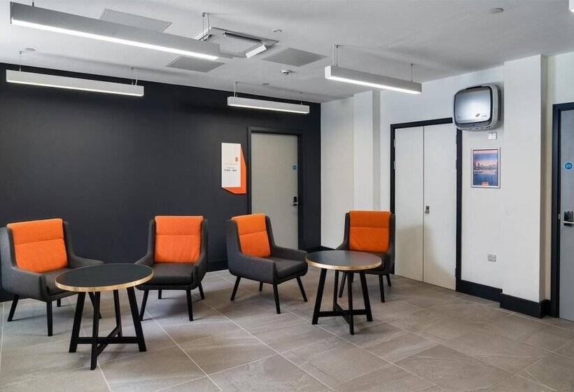 Easyhotel Cardiff