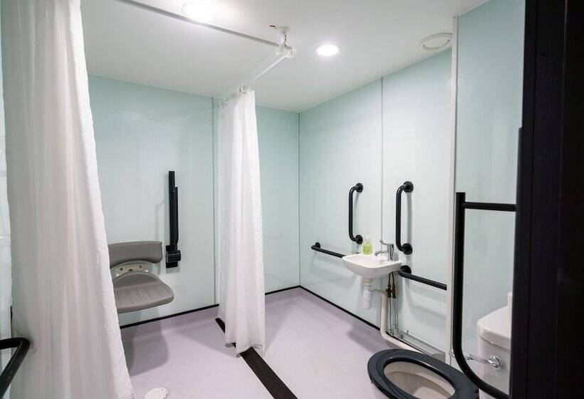 Easyhotel Cardiff