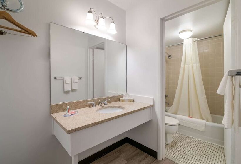 فندق Econo Lodge