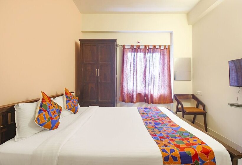 Fabhotel Corner Courtyard Kondapur Nr Botanical Garden