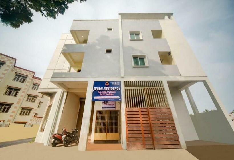 호텔 Oyo 77065 Jeyam Residency