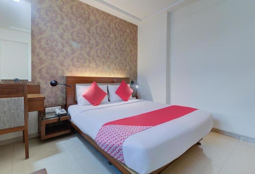 בית מלון כפרי Oyo Flagship 77666  Vinyasa