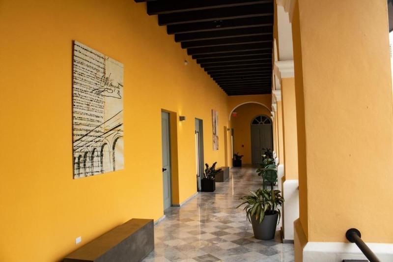 هتل Palacio Provincial San Juan, Curio Collection By Hilton