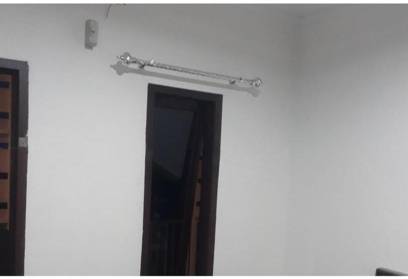 호텔 Paving Residence Manado Redpartner