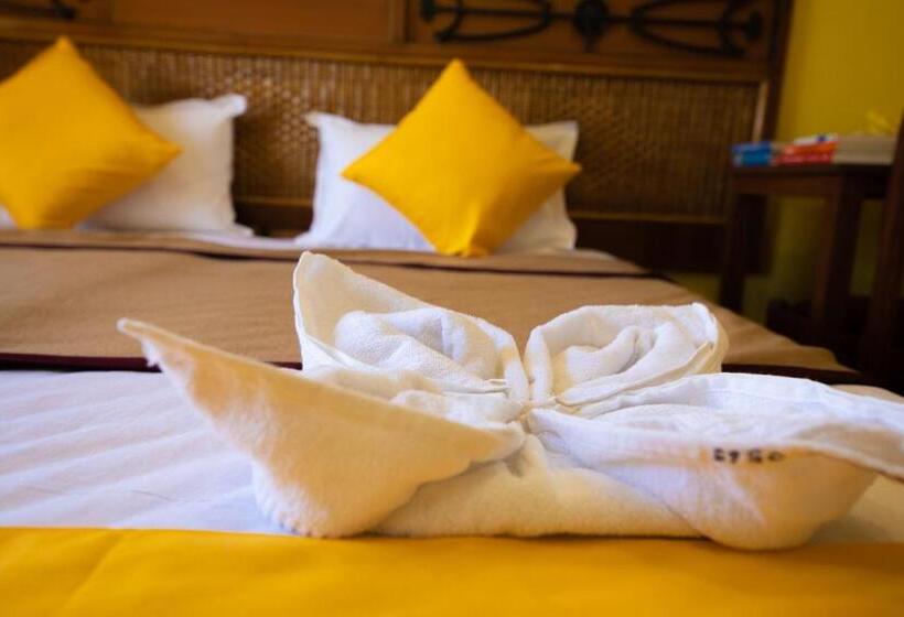 ホテル Raj Resort