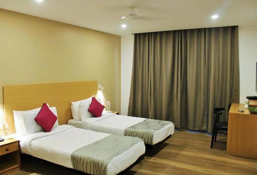 هتل The Golden Sands