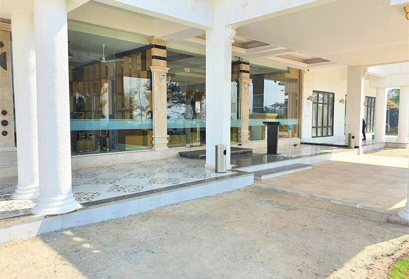בית מלון כפרי Vits Excellensea Karde Beach