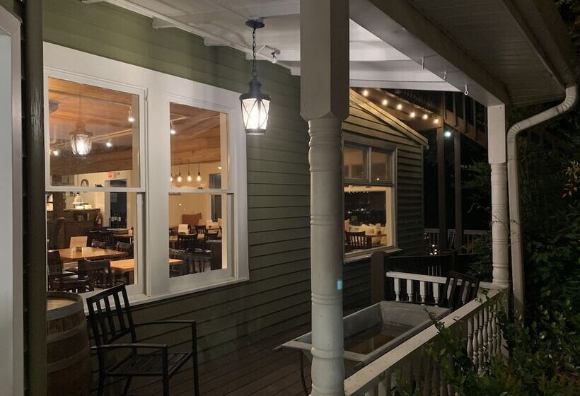 فندق Woodbridge Inn & Tavern