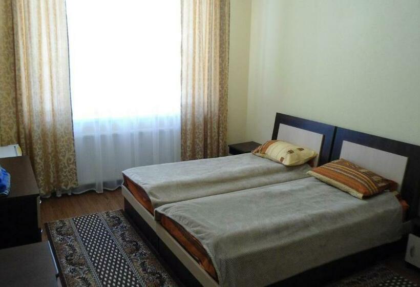 ユースホステル Sinyak Vilux