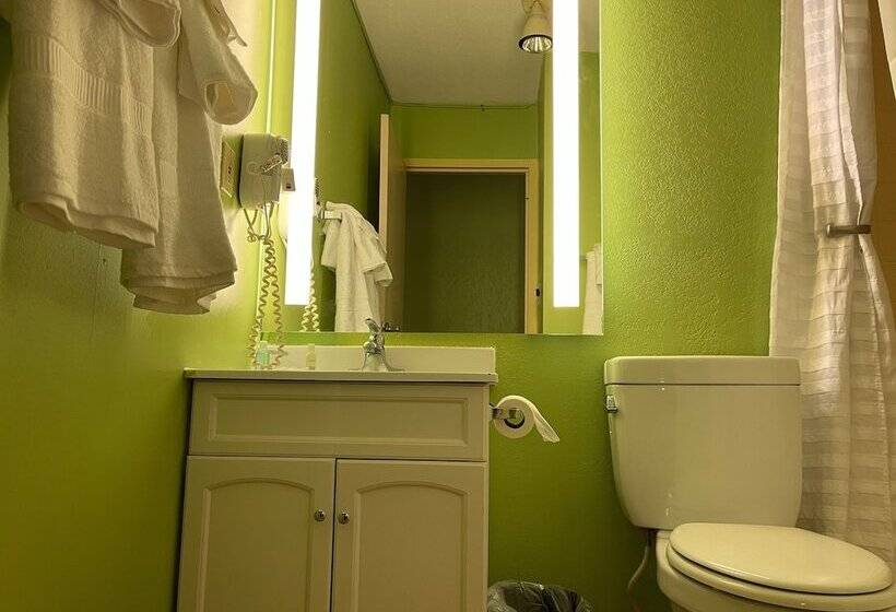 فندق Clarion Inn