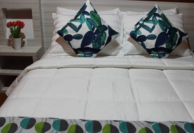 هتل Granada Inn Palu